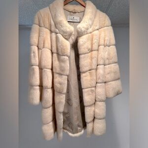 Custom made pearl mink coat. Size M